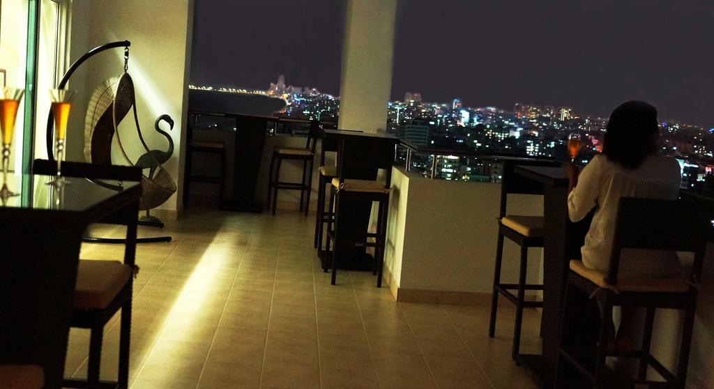 The Penthouse Above Sea Apartment Dehiwala-Mount Lavinia Ngoại thất bức ảnh