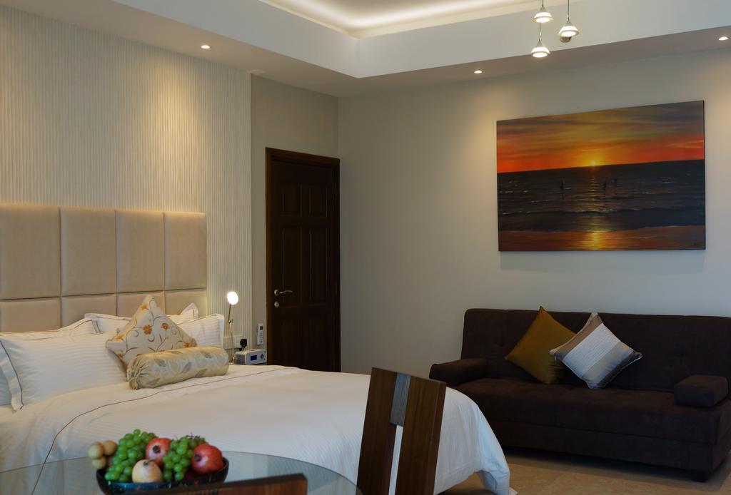 The Penthouse Above Sea Apartment Dehiwala-Mount Lavinia Ngoại thất bức ảnh