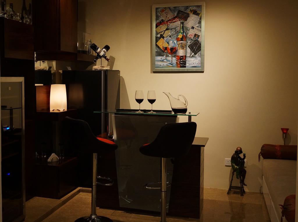 The Penthouse Above Sea Apartment Dehiwala-Mount Lavinia Ngoại thất bức ảnh