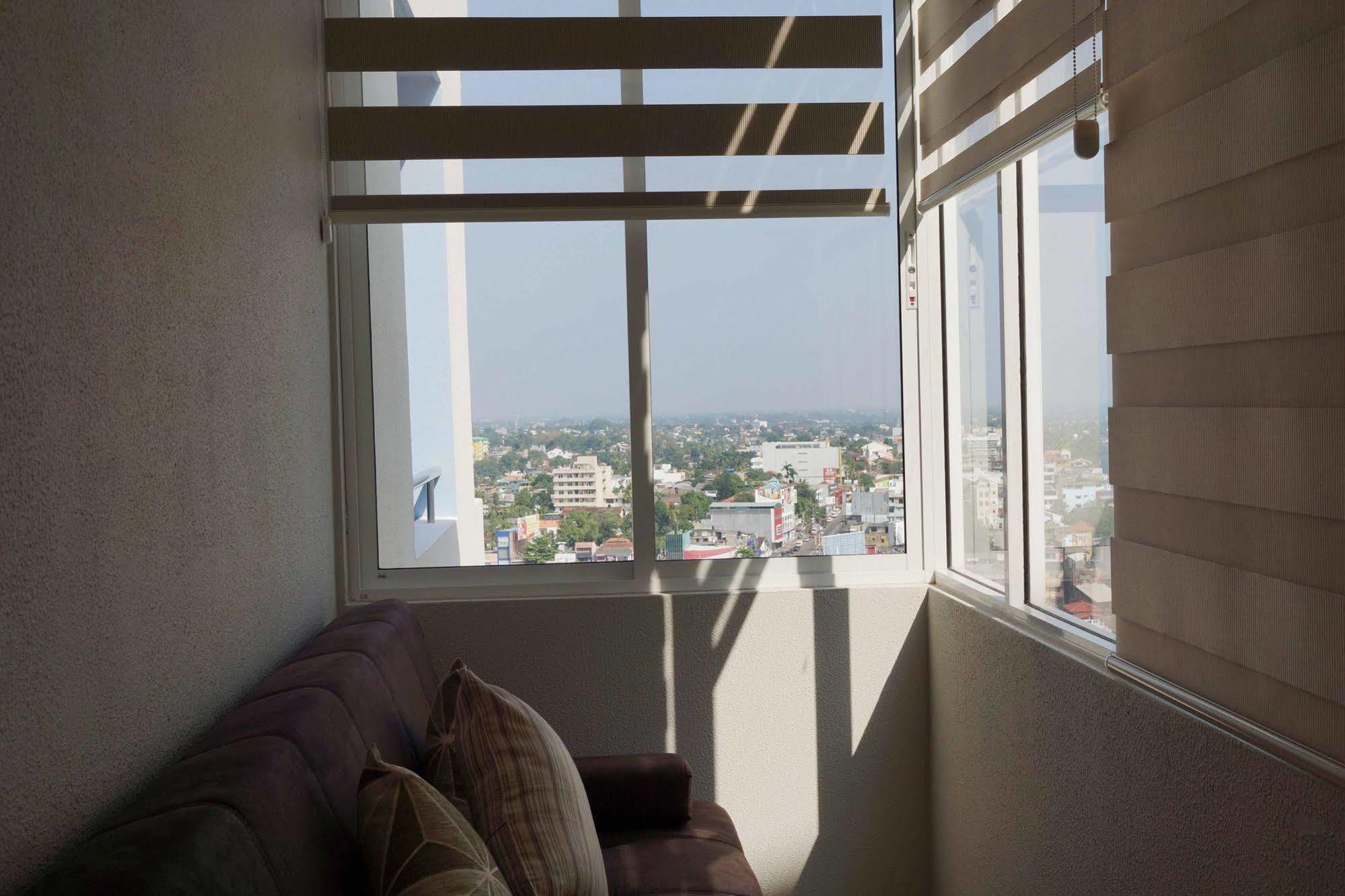 The Penthouse Above Sea Apartment Dehiwala-Mount Lavinia Ngoại thất bức ảnh